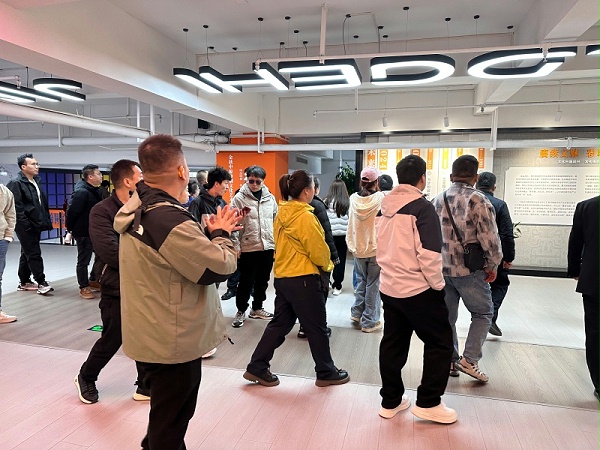 新南优印同行到访金秋彩印